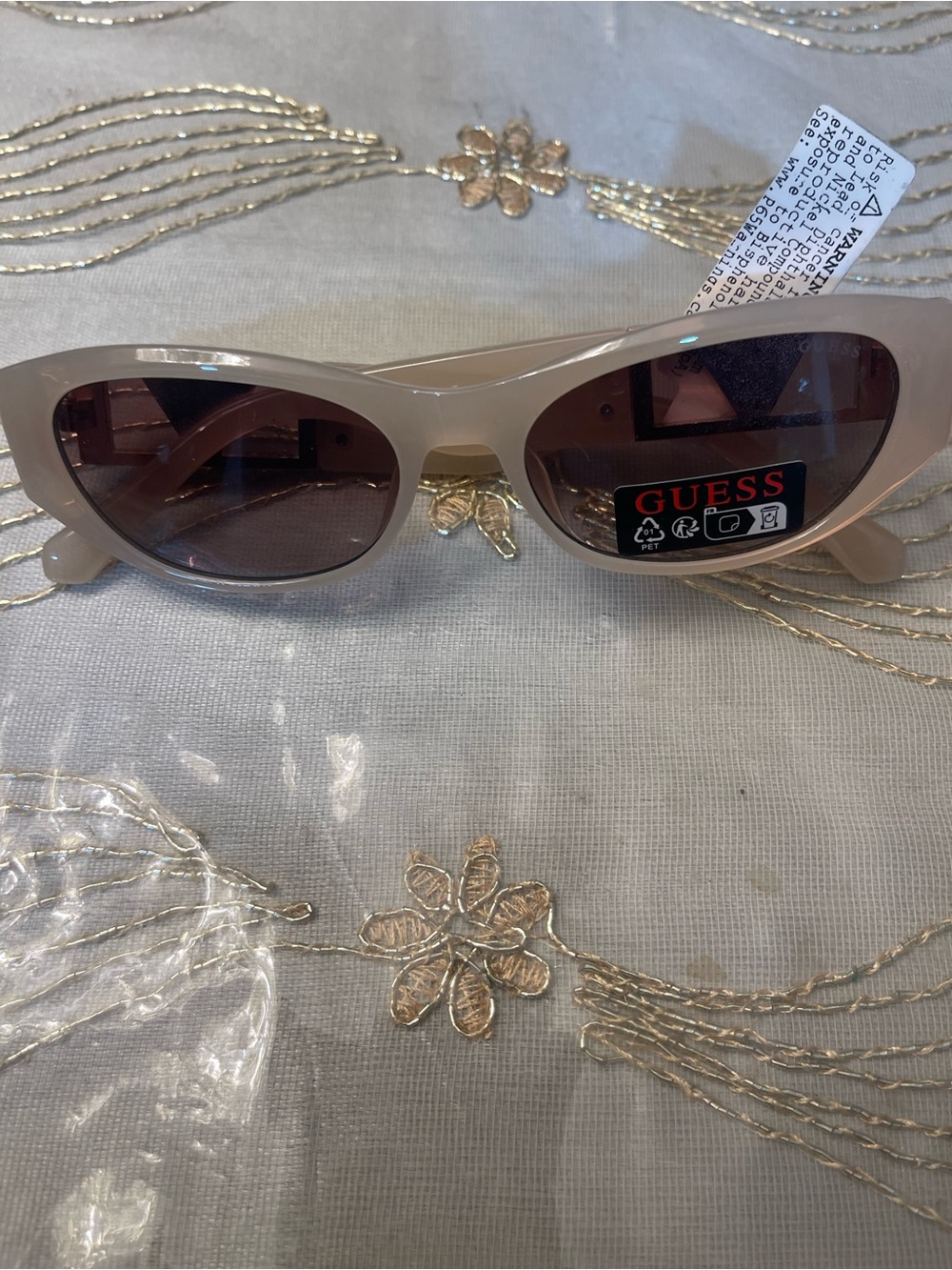 GUESS Beige Cat-Eye Sunglasses with Brown Lenses